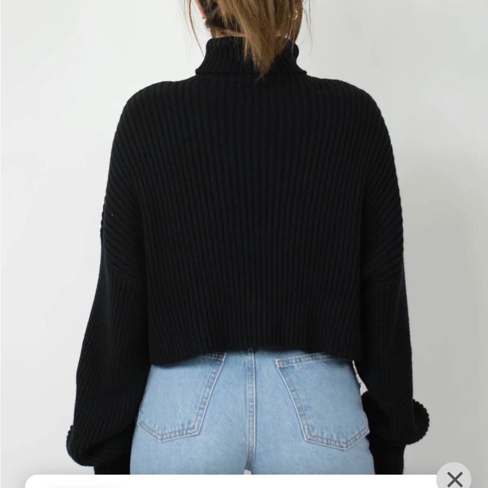 Grey Bandit Mariah black cropped sweater size small new with tags